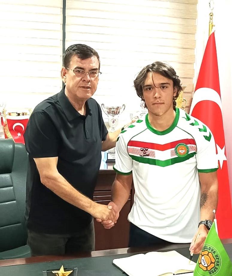 İSTİKLALSPOR’DAN KÜÇÜKÇEKMECE UFUKSPOR’A