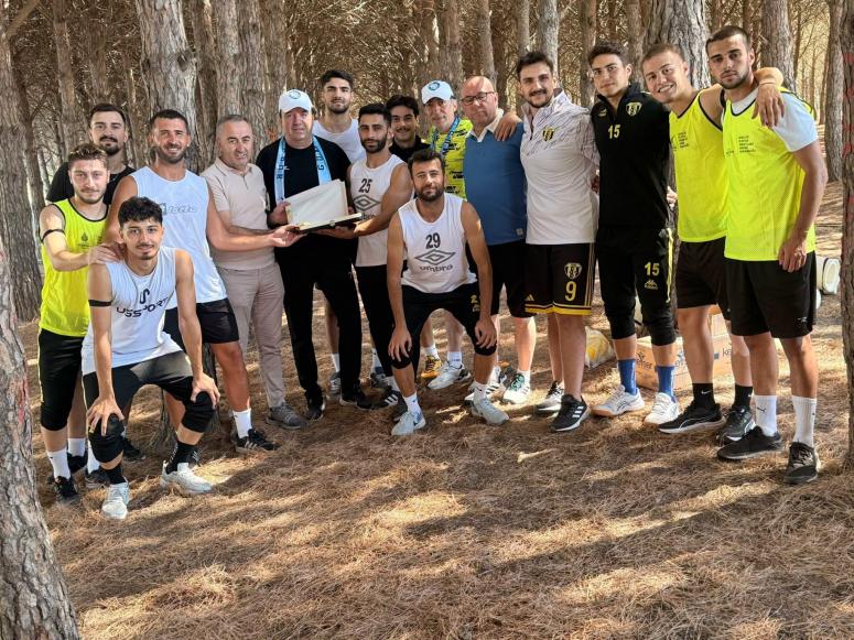 GÜMÜŞYAKA’DAN ÇANTAKÖYSPOR’A TATLI JEST