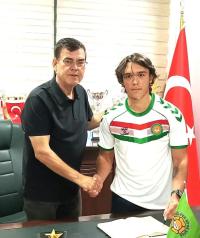 İSTİKLALSPOR’DAN KÜÇÜKÇEKMECE UFUKSPOR’A