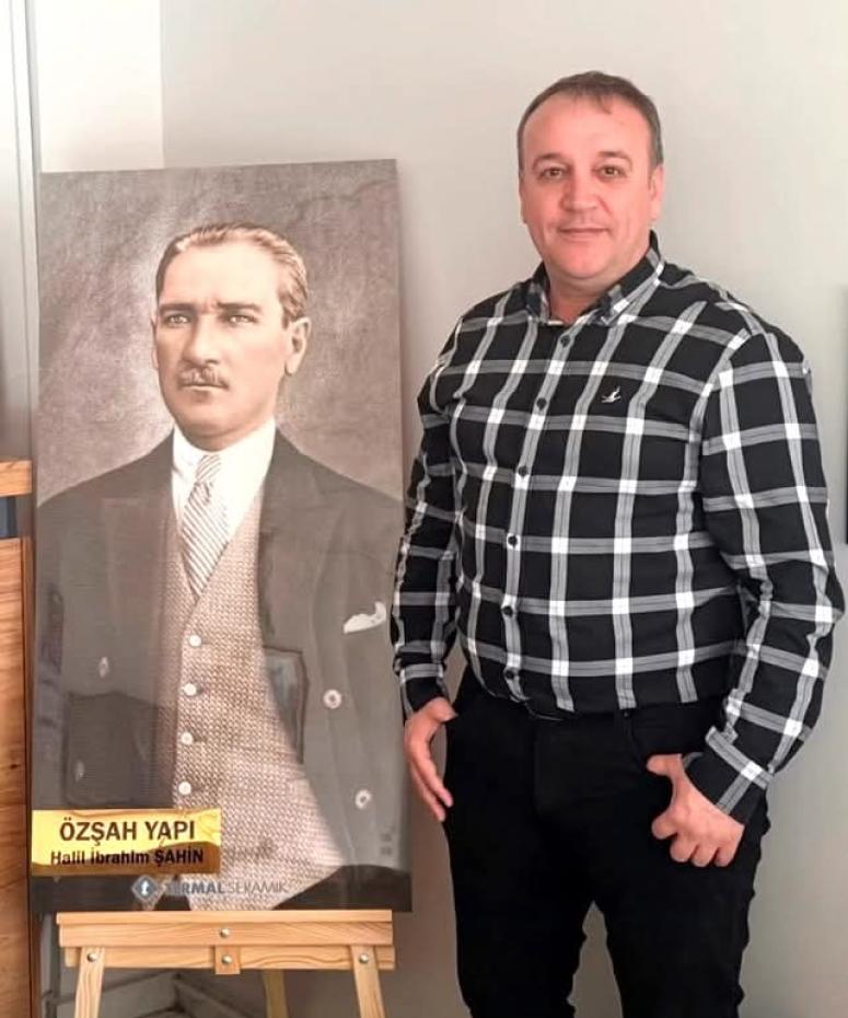 NURİ ÇOLAKOĞLU’NDAN ZAFER BAYRAMI KUTLAMASI